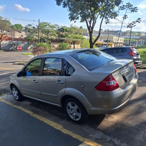 FORD Fiesta Sedan 1.6 4P FLEX, Foto 6