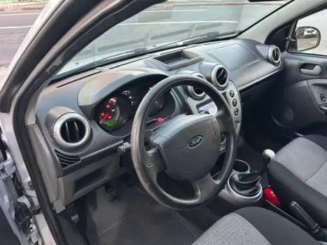FORD Fiesta Sedan 1.6 4P ROCAM FLEX, Foto 7