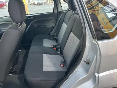 FORD Fiesta Sedan 1.6 4P ROCAM FLEX, Foto 10