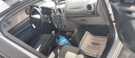 FORD Fiesta Sedan 1.6 4P FLEX, Foto 4