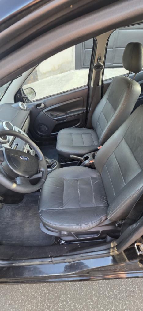 FORD Fiesta Sedan 1.6 4P ROCAM FLEX, Foto 2
