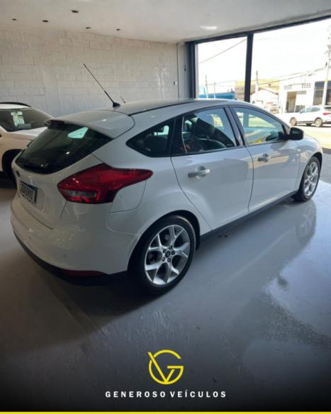 FORD Focus Hatch 1.6 16V 4P SE FLEX, Foto 4