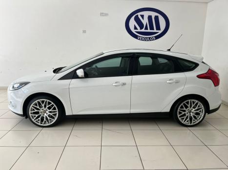 FORD Focus Hatch 1.6 16V 4P SE PLUS FLEX, Foto 2