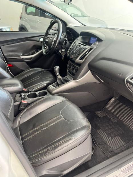 FORD Focus Hatch 1.6 16V 4P SE PLUS FLEX, Foto 9