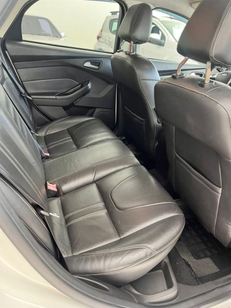 FORD Focus Hatch 1.6 16V 4P SE PLUS FLEX, Foto 10