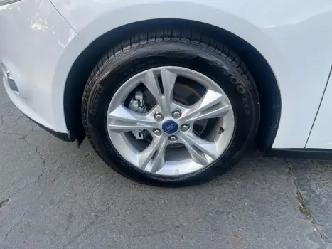 FORD Focus Hatch 1.6 16V 4P SE FLEX, Foto 16