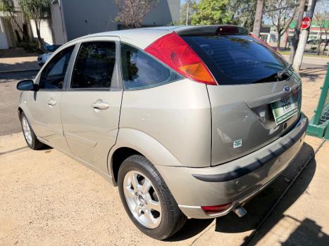 FORD Focus Hatch 1.6 4P, Foto 6