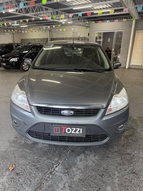 FORD Focus Hatch 1.6 4P GLX, Foto 2