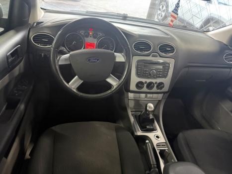 FORD Focus Hatch 1.6 4P GLX, Foto 6