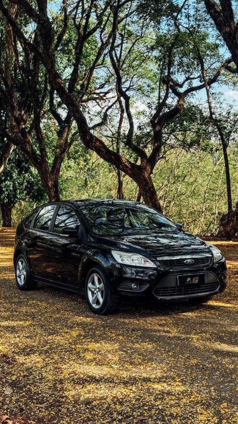 FORD Focus Hatch 2.0 16V 4P GLX, Foto 2