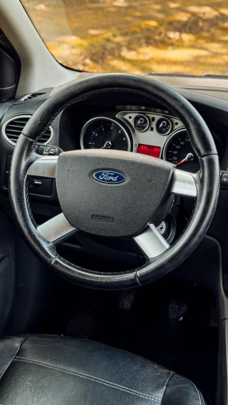 FORD Focus Hatch 2.0 16V 4P GLX, Foto 5