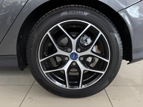 FORD Focus Hatch 2.0 16V 4P TITANIUM PLUS FLEX, Foto 10
