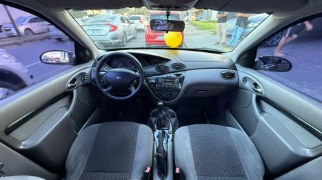 FORD Focus Hatch 2.0 16V 4P GHIA, Foto 7