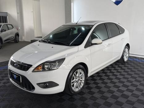 FORD Focus Hatch 2.0 16V 4P GHIA AUTOM�TICO, Foto 1