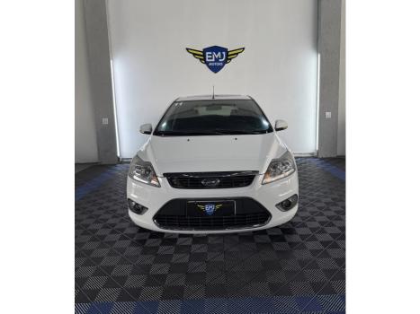 FORD Focus Hatch 2.0 16V 4P GHIA AUTOM�TICO, Foto 2
