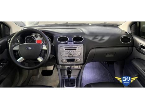 FORD Focus Hatch 2.0 16V 4P GHIA AUTOM�TICO, Foto 7