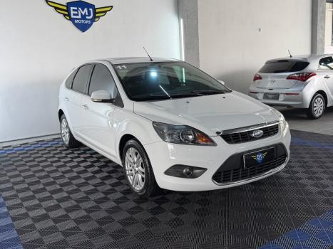 FORD Focus Hatch 2.0 16V 4P GHIA AUTOM�TICO, Foto 3