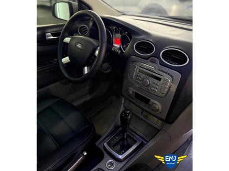 FORD Focus Hatch 2.0 16V 4P GHIA AUTOM�TICO, Foto 9
