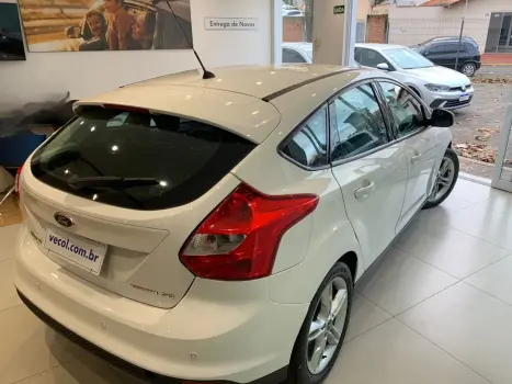 FORD Focus Hatch 2.0 16V 4P FLEX SE POWERSHIFT AUTOM�TICO, Foto 8