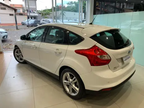 FORD Focus Hatch 2.0 16V 4P FLEX SE POWERSHIFT AUTOM�TICO, Foto 10
