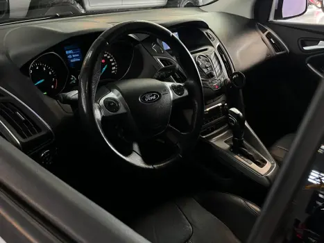 FORD Focus Hatch 2.0 16V 4P FLEX SE POWERSHIFT AUTOM�TICO, Foto 9