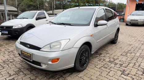 FORD Focus Hatch 2.0 16V 4P GHIA, Foto 2