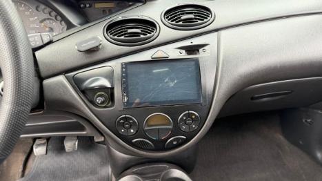 FORD Focus Hatch 2.0 16V 4P GHIA, Foto 8
