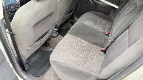 FORD Focus Hatch 2.0 16V 4P GHIA, Foto 12