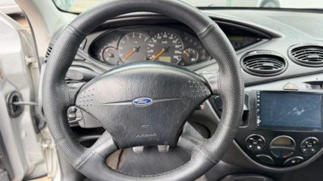 FORD Focus Hatch 2.0 16V 4P GHIA, Foto 13