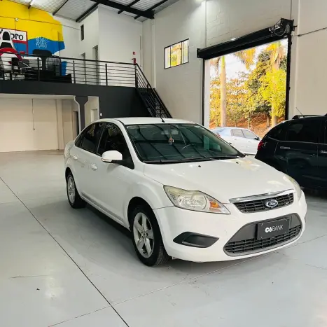 FORD Focus Sedan 1.6 4P GL FLEX, Foto 2