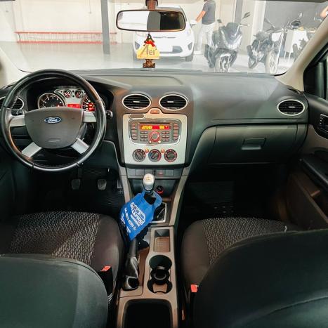 FORD Focus Sedan 1.6 4P GL FLEX, Foto 9