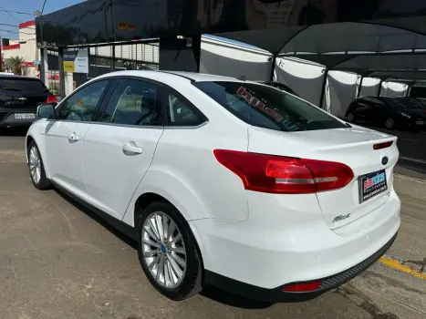FORD Focus Sedan 2.0 16V 4P FLEX TITANIUM POWERSHIFT AUTOMÁTICO, Foto 5 FORD Focus Sedan 2.0 16V 4P FLEX TITANIUM POWERSHIFT AUTOMÁTICO, Foto 5