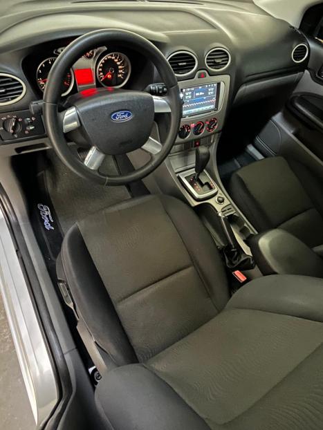 FORD Focus Sedan 2.0 16V 4P GLX AUTOMÁTICO, Foto 16 FORD Focus Sedan 2.0 16V 4P GLX AUTOMÁTICO, Foto 16