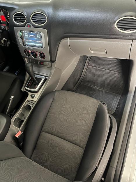 FORD Focus Sedan 2.0 16V 4P GLX AUTOMÁTICO, Foto 18 FORD Focus Sedan 2.0 16V 4P GLX AUTOMÁTICO, Foto 18