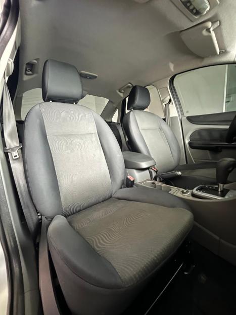 FORD Focus Sedan 2.0 16V 4P GLX AUTOMÁTICO, Foto 19 FORD Focus Sedan 2.0 16V 4P GLX AUTOMÁTICO, Foto 19