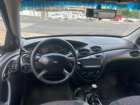 FORD Focus Sedan 2.0 16V 4P, Foto 8