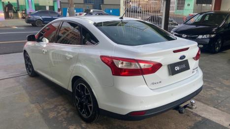 FORD Focus Sedan 2.0 16V 4P FLEX TITANIUM PLUS POWERSHIFT AUTOM�TICO, Foto 3