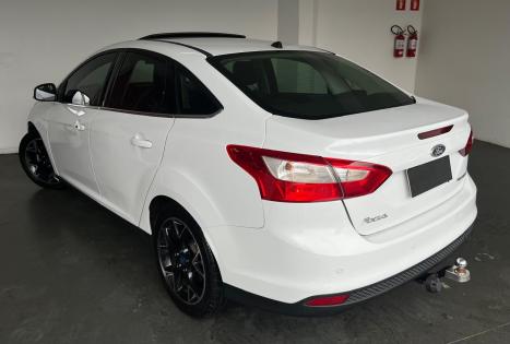 FORD Focus Sedan 2.0 16V 4P FLEX TITANIUM PLUS POWERSHIFT AUTOM�TICO, Foto 4