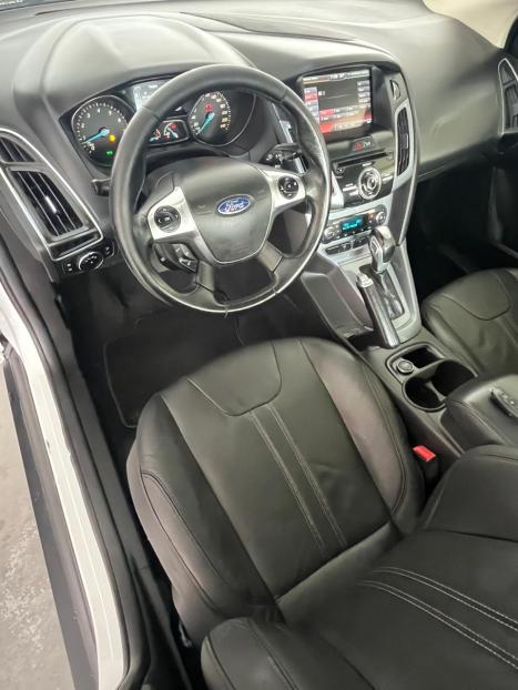 FORD Focus Sedan 2.0 16V 4P FLEX TITANIUM PLUS POWERSHIFT AUTOM�TICO, Foto 17