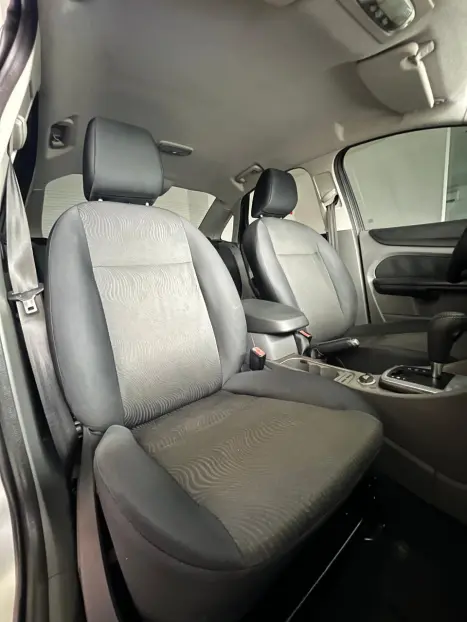 FORD Focus Sedan 2.0 16V 4P GLX FLEX AUTOM�TICO, Foto 19