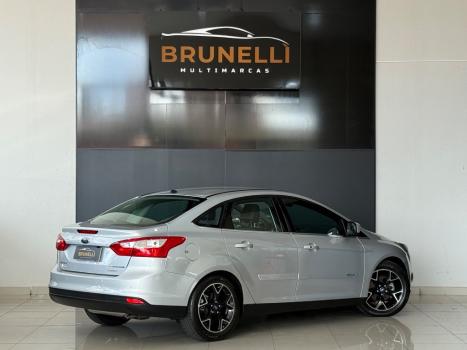 FORD Focus Sedan 2.0 16V 4P FLEX TITANIUM PLUS POWERSHIFT AUTOM�TICO, Foto 3