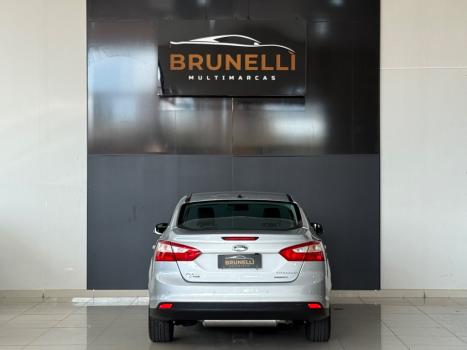 FORD Focus Sedan 2.0 16V 4P FLEX TITANIUM PLUS POWERSHIFT AUTOM�TICO, Foto 4