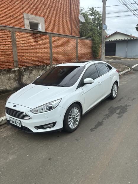 FORD Focus Sedan 2.0 16V 4P FLEX TITANIUM POWERSHIFT AUTOM�TICO, Foto 1