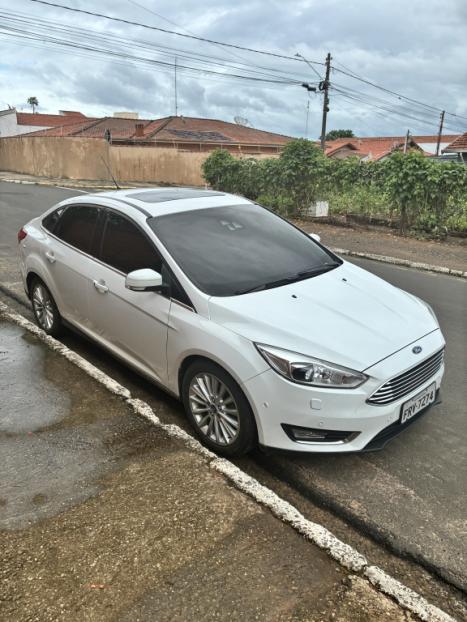 FORD Focus Sedan 2.0 16V 4P FLEX TITANIUM POWERSHIFT AUTOM�TICO, Foto 2