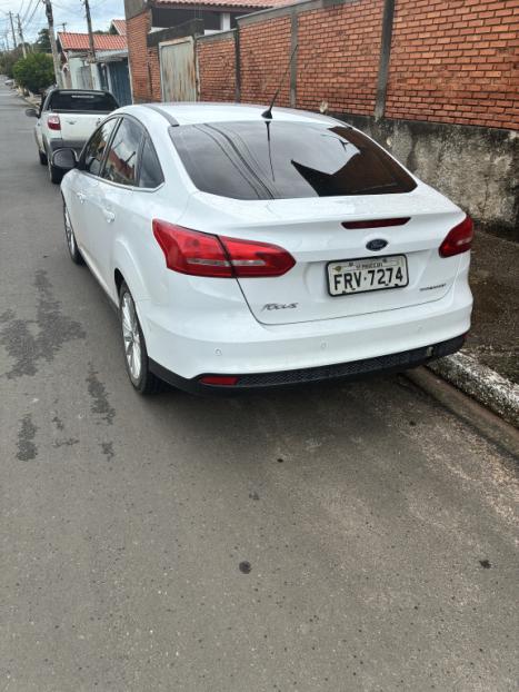 FORD Focus Sedan 2.0 16V 4P FLEX TITANIUM POWERSHIFT AUTOM�TICO, Foto 4
