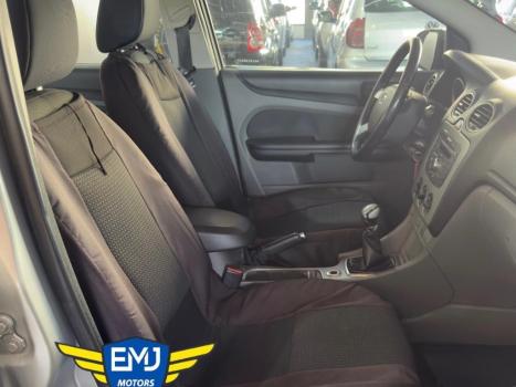 FORD Focus Sedan 2.0 16V 4P GLX, Foto 11