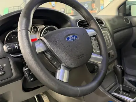FORD Focus Sedan 2.0 16V 4P GHIA FLEX AUTOMÁTICO, Foto 7