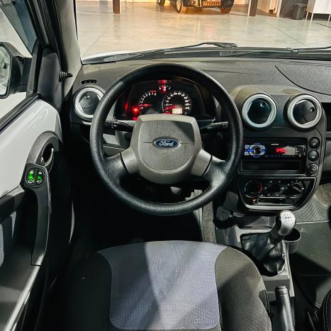 FORD Ka Hatch 1.0, Foto 8 FORD Ka Hatch 1.0, Foto 8