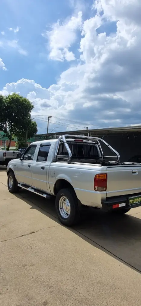 FORD Ranger 2.5 16V XL 4X4 TURBO DIESEL CABINE DUPLA, Foto 4 FORD Ranger 2.5 16V XL 4X4 TURBO DIESEL CABINE DUPLA, Foto 4