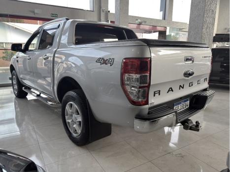 FORD Ranger 3.0 V6 4X4 LIMITED PLUS TURBO DIESEL CABINE DUPLA AUTOM�TICO, Foto 4